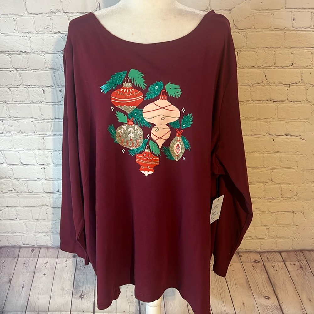 Size 4X Croft & Barrow christmas scoop neck long sleeve Tee shirt. Maroon.